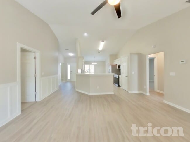 Photo - 1552 Glen View St