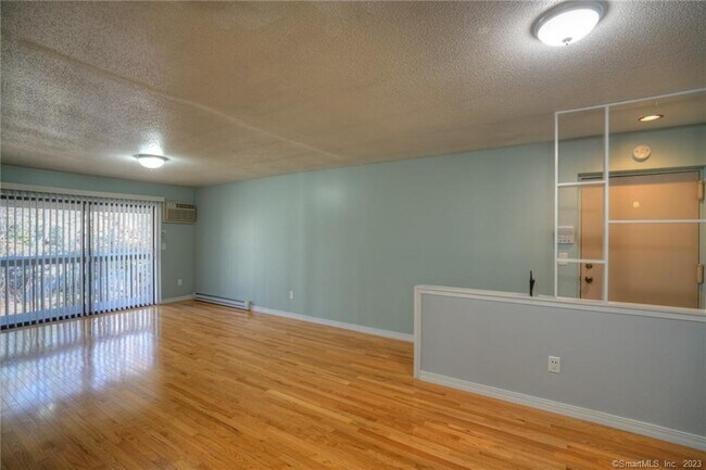 Photo - 86 Buddington Rd Unit 7