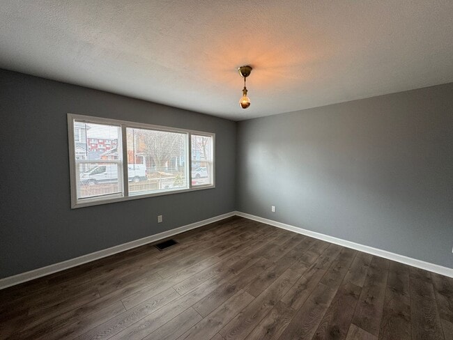 Photo - Fountain Square 3 Bed 2 Bath with fenced in backyard