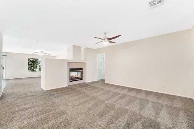 Photo - 3 BEDROOM SINGLE STORY IN HENDERSON!