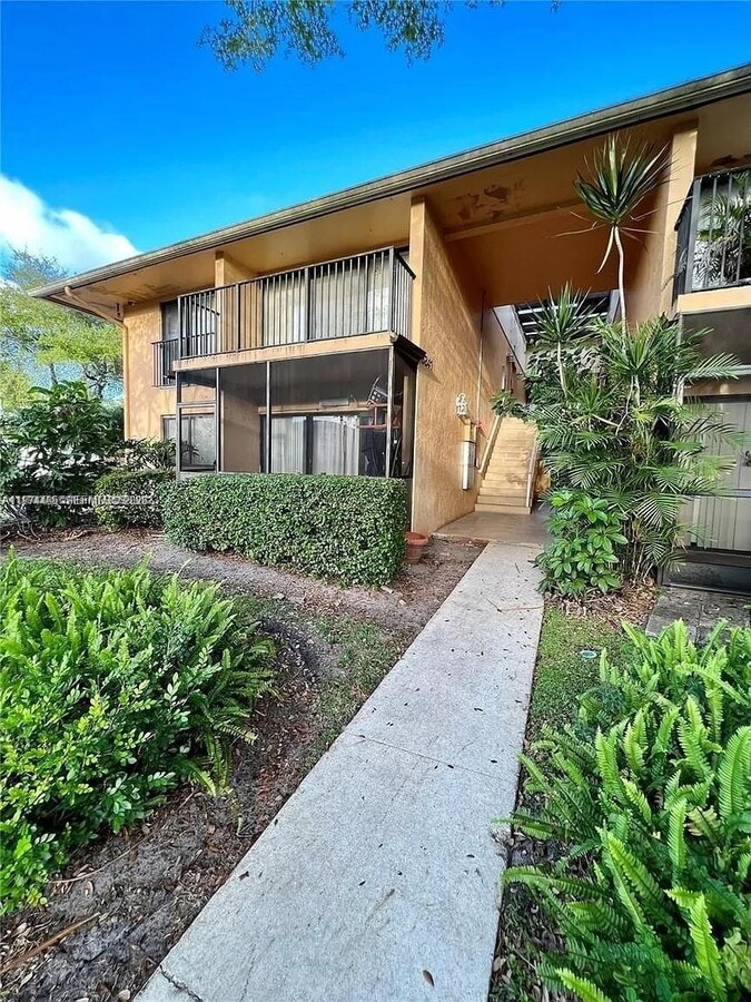 Photo - 5849 Washington St Unit 80