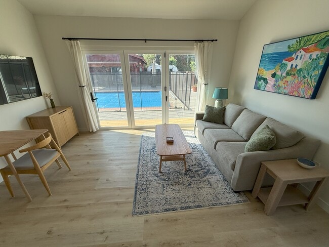 Photo - 5918 Hinton Ave