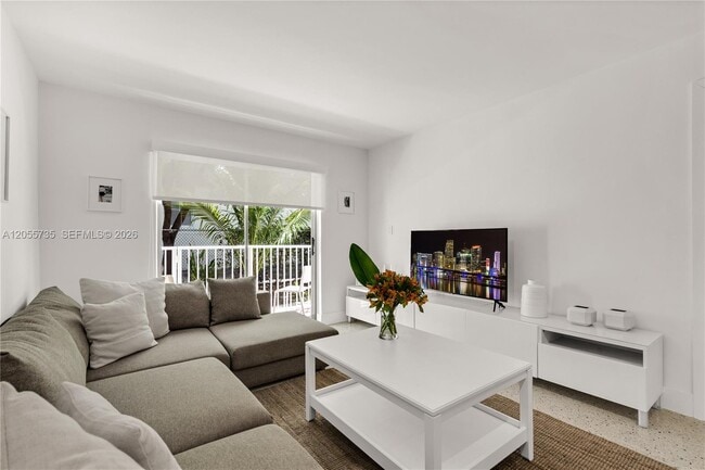 Photo - 836 SW 1st St Unit 102