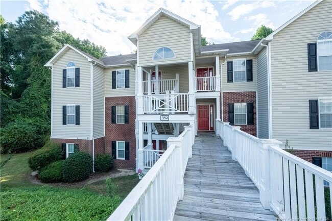 Building Photo - 352 Bubble Creek Ct Rental