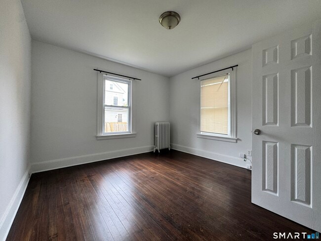 Building Photo - 53-55-55 Myrtle Ave Unit 1st floor