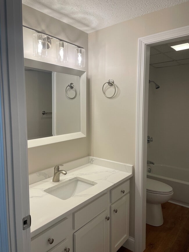 Photo - Bainbridge Apartment Homes