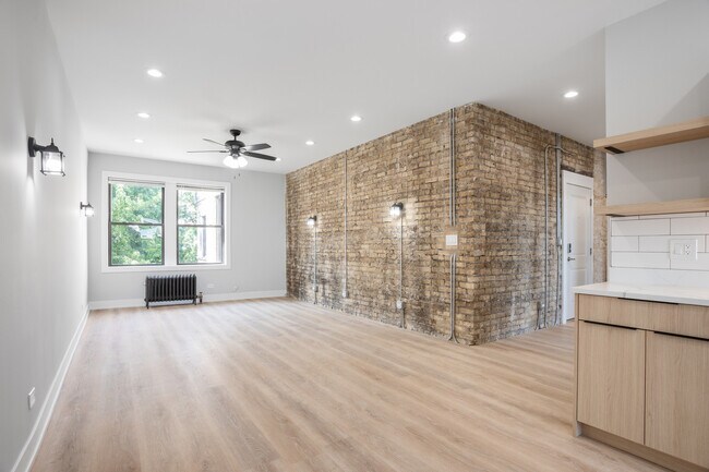 Photo - 1318 W Birchwood Ave Unit 3