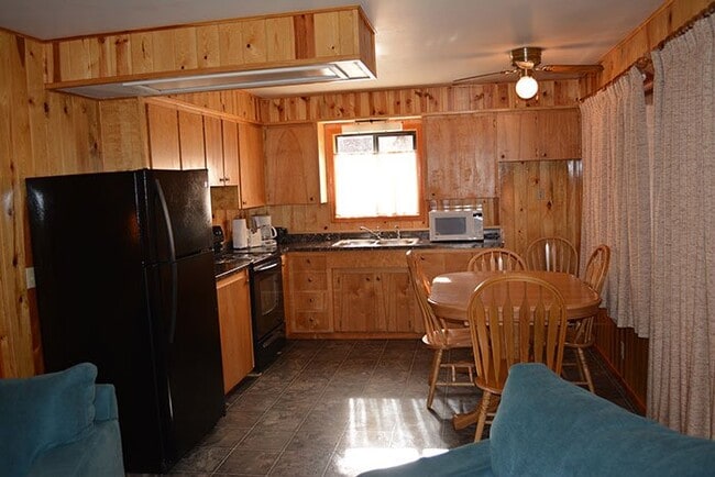 Photo - 237 E White Mountain Blvd