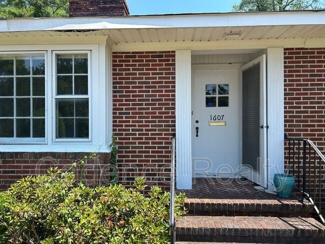 Photo - 1607 Azalea Dr