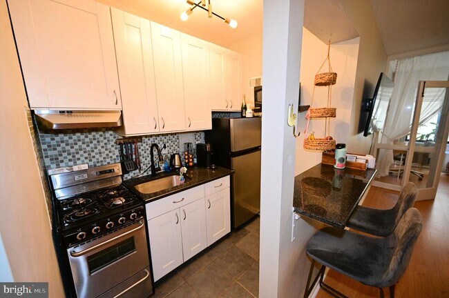Photo - 1 Scott Cir NW Unidad 515