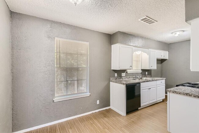 Photo - 2516 Glen Springs Way