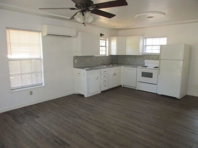 Photo - 309 N Race St Unit A