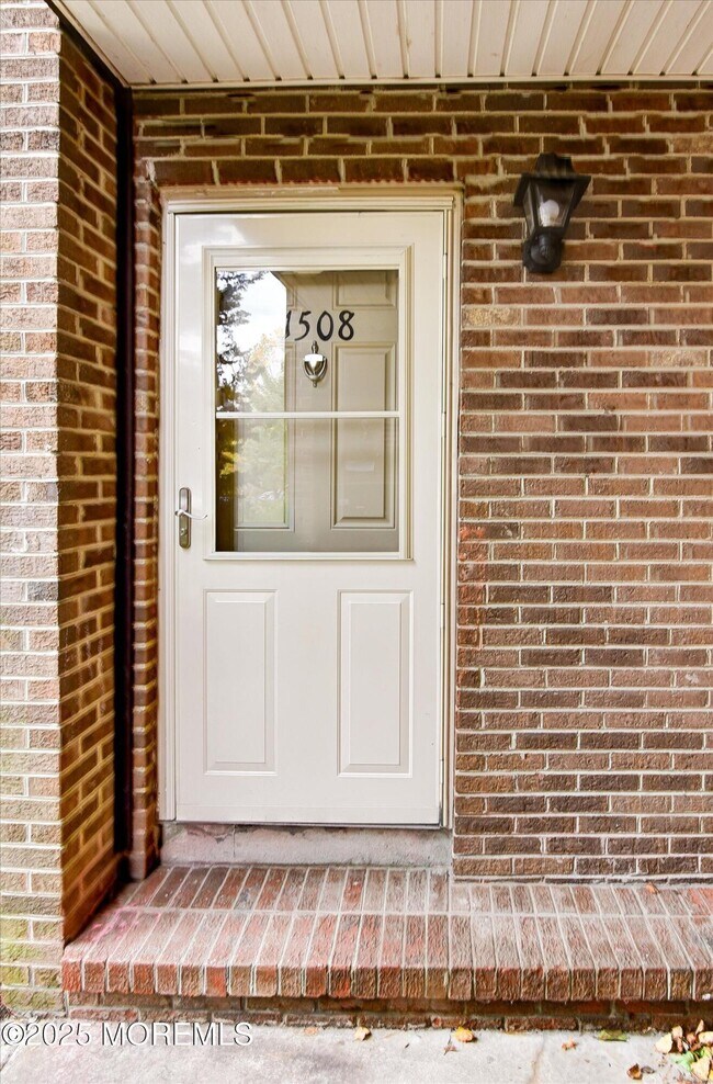 Photo - 1508 Wellington Pl