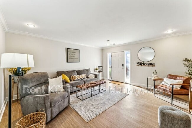 Photo - 530 W 10th St Unidad #530