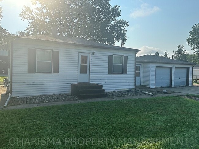 Photo - Spacious 2 Bedroom, 1.5 Bath Home, Newly Updated and Pet Friendly!