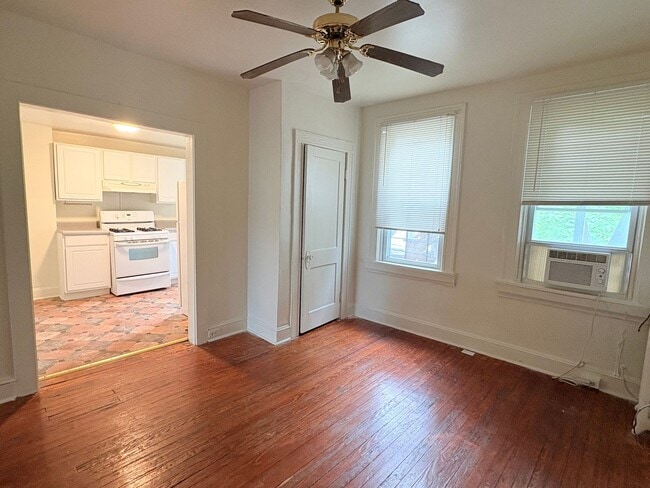 Building Photo - 3209 Guilford Ave Unit #2