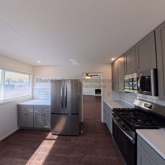 4084 St George Pl