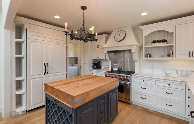 122 Santa Rosa Pl