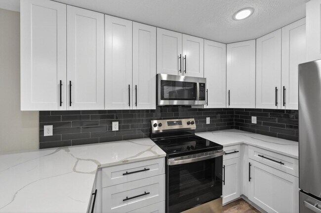 Photo - Vista Ave Unit 32629 Vista