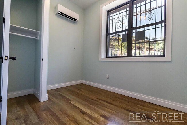 Photo - Sunny 3-Bedroom | 1.5 Bath in Prime Ridgewood – Steps to M & L Trains! Unit 3L