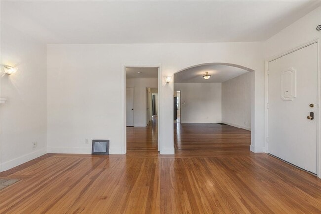 Photo - Warm & Sunny 2BD/1BA
