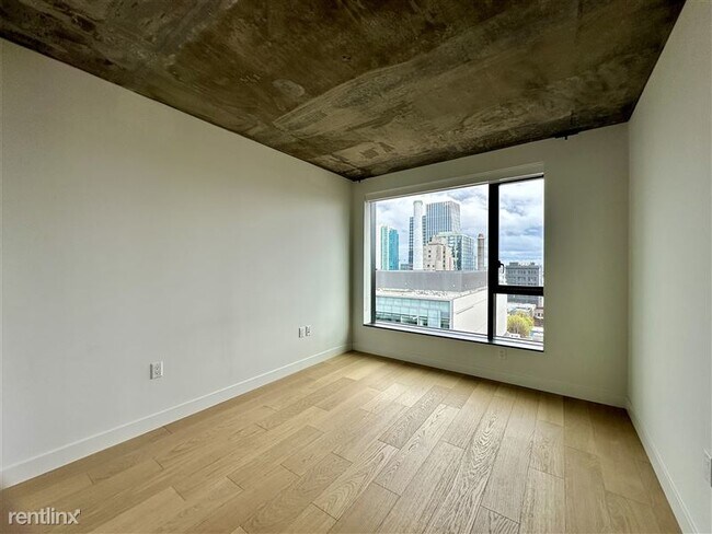 Photo - 960 Market St