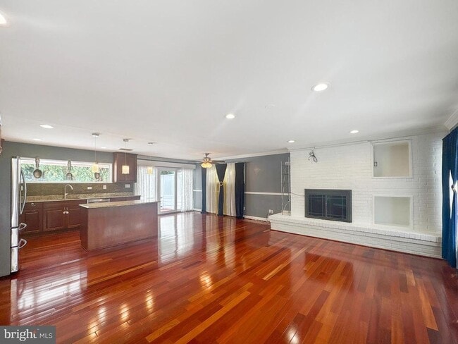 Photo - 3915 Terrace Dr