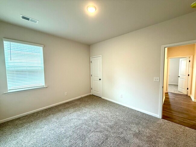 Photo - 9068 Malahide Ln