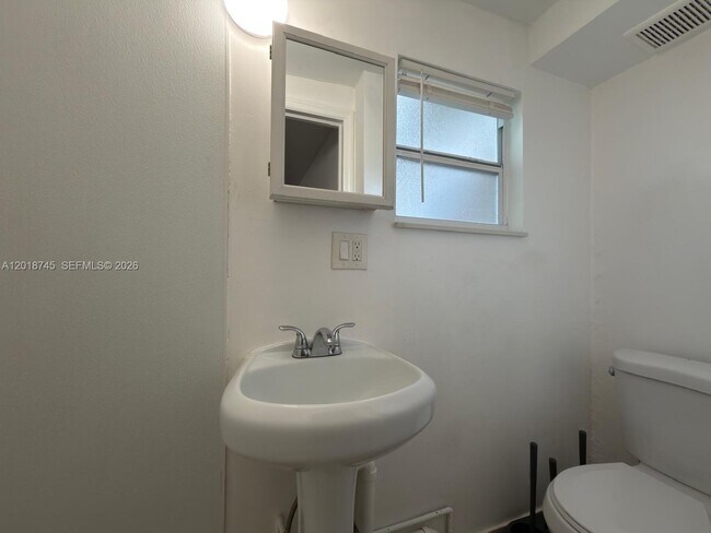 10335 NW 2nd Ct Unit 3