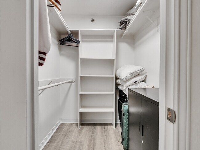 3525 Sage Rd Unit 812
