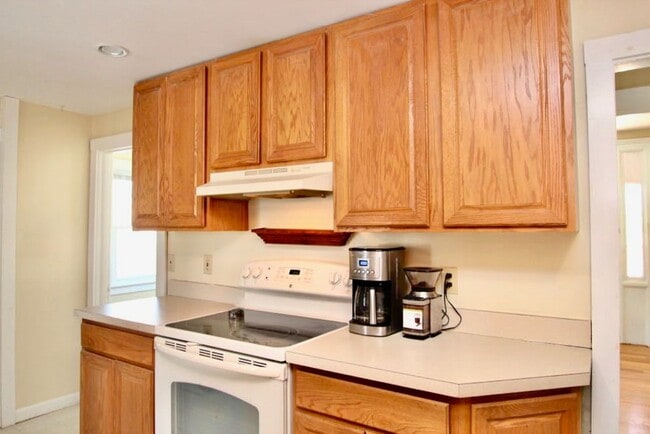 Photo - Spacious Renovated Colonial on The Lebanon...