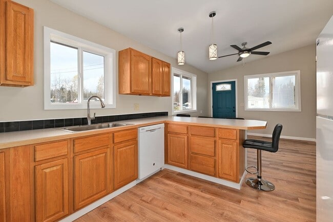 Photo - ADORABLE YEAR-ROUND SOLDOTNA HOME!
