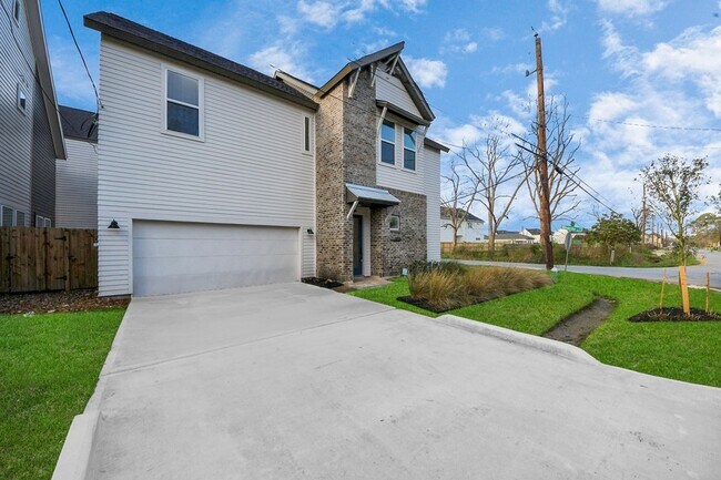 Photo - 2915 Paul Quinn St