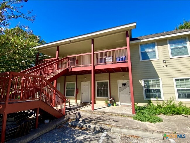 Building Photo - 412 Burleson St Unit 103