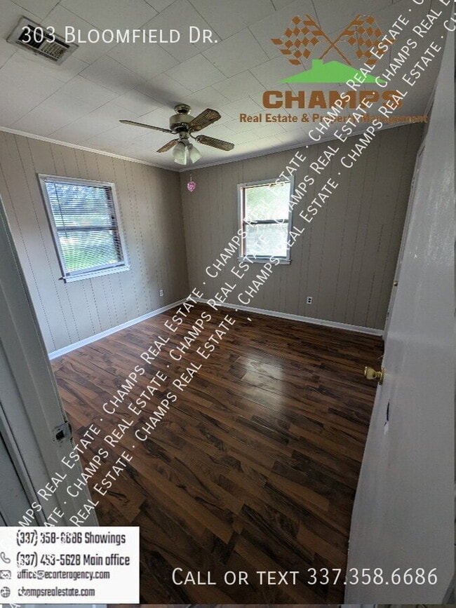 Photo - 303 Bloomfield Dr