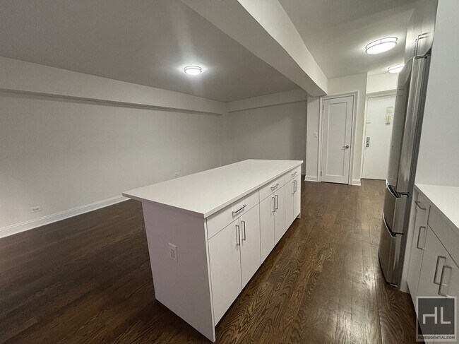 Photo - EAST 57 STREET Unit 10G