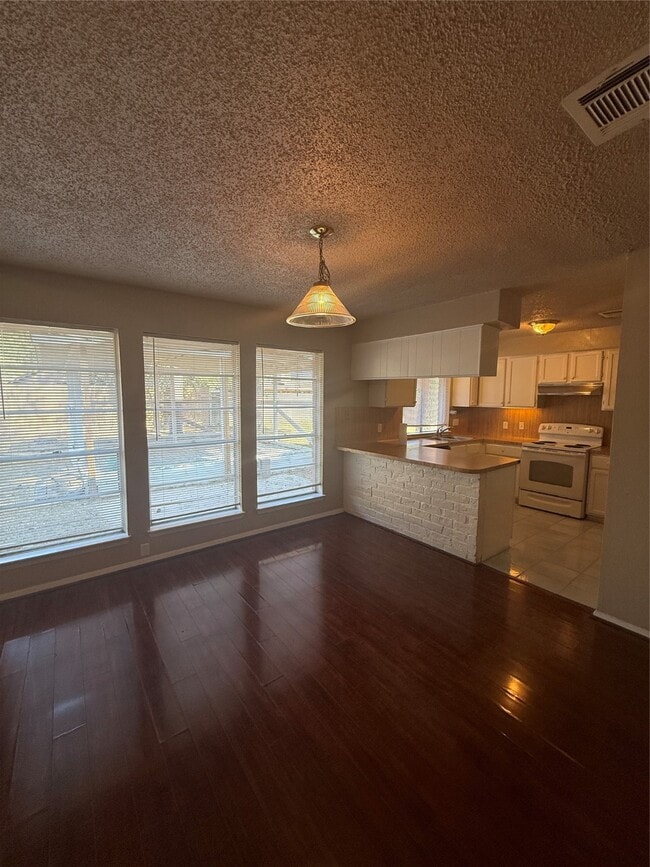 Photo - 5207 Sweetwind Ln