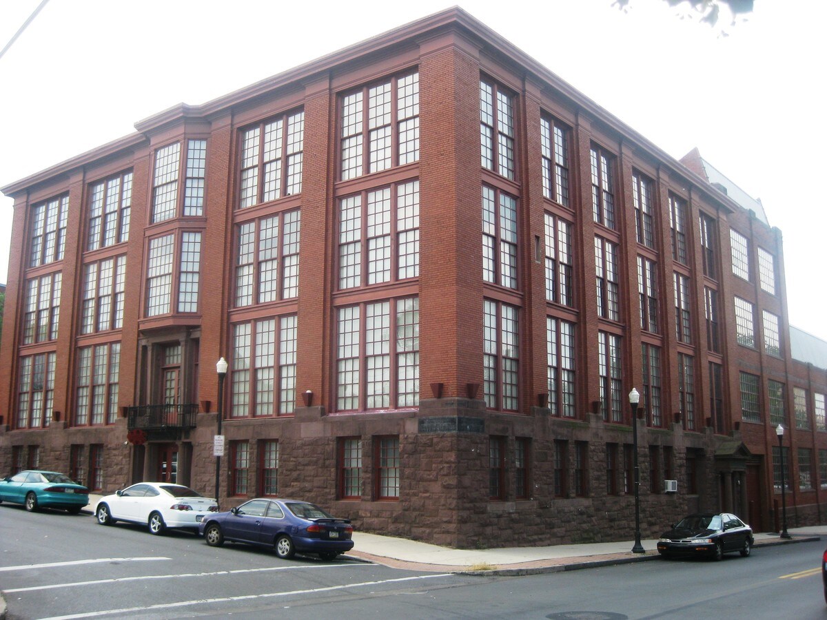 The Mcfarland - The Mcfarland Apartments