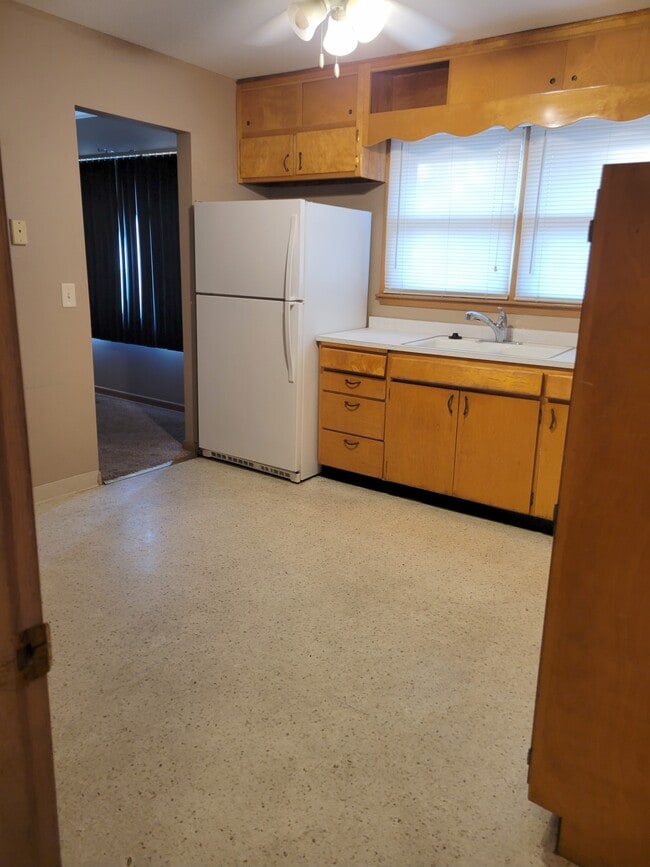 Photo - 6042 Adams St