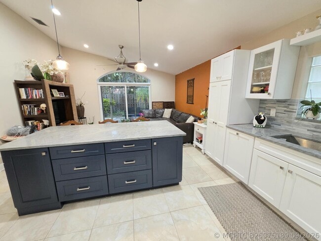Photo - 7172 Catalina Way