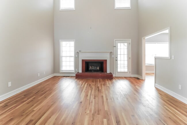 4316 Gladys Ct