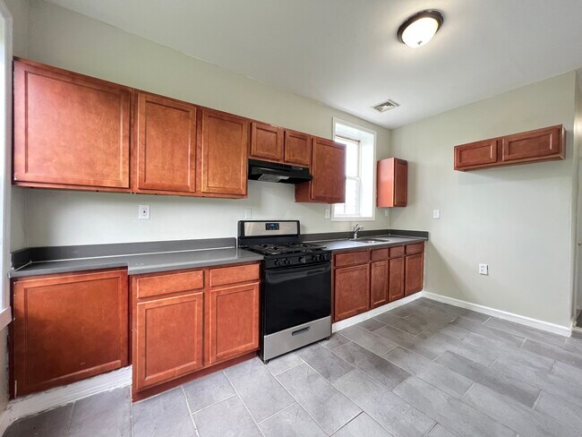 Photo - 908 Bergen St Apartments Unit 3