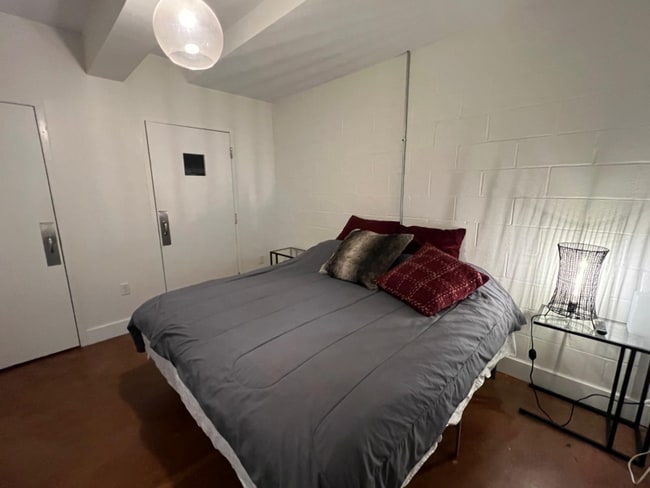 Photo - 333 2nd St SE