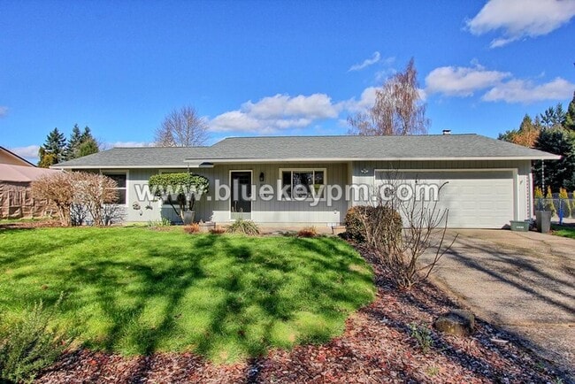Building Photo - 3 Bed, 2 Bath Home in Battle Ground with Fully Fenced Backyard