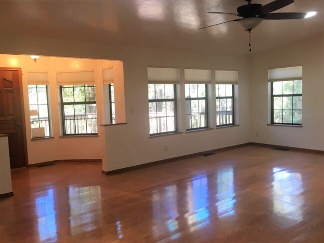 Photo - 1095 Timber Point Cir