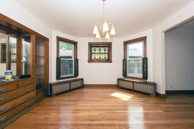 5104 W Hutchinson St Unit 2