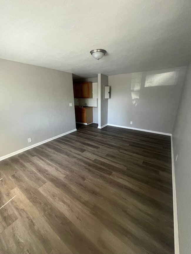 Building Photo - 1009 9th St Unit 3