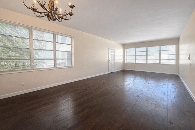 Photo - 4710 Pine Tree Dr Unidad 32