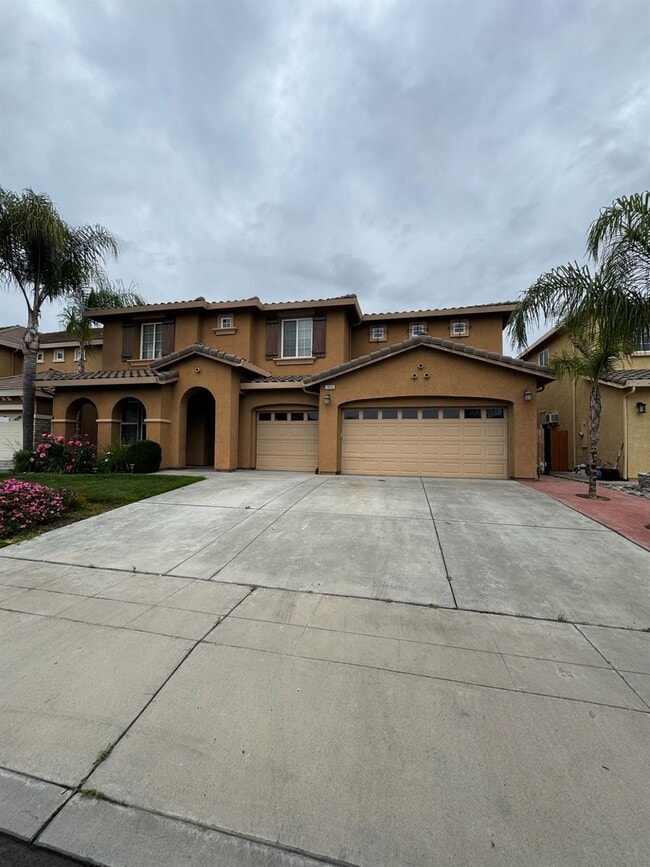 Photo - 1055 N Perry Ave Casa