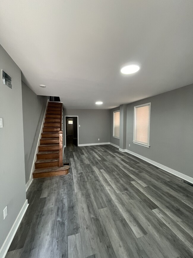 Photo - 3030 W 2nd St